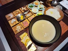 -银米·云南传统过桥米线(双廊黑金冠店)