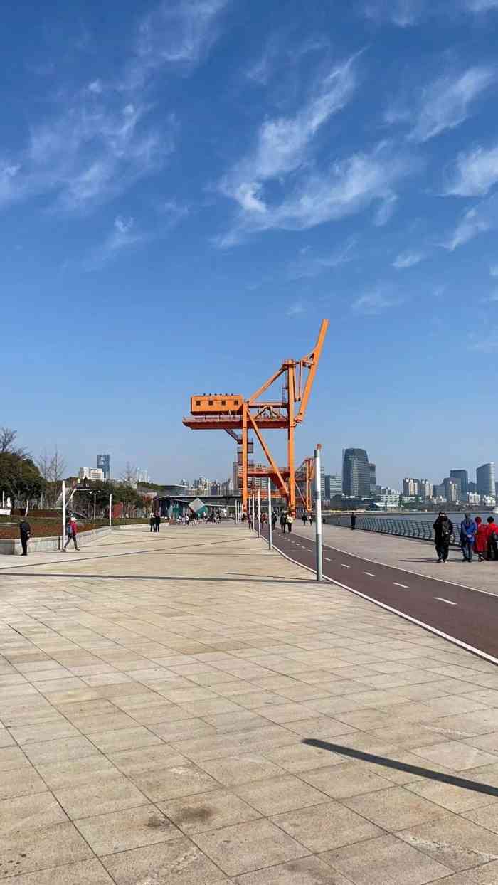 黄浦滨江滑板公园图片