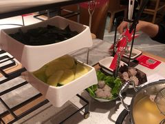 牛杂鸳鸯锅-左庭右院鲜牛肉火锅(环球港店)