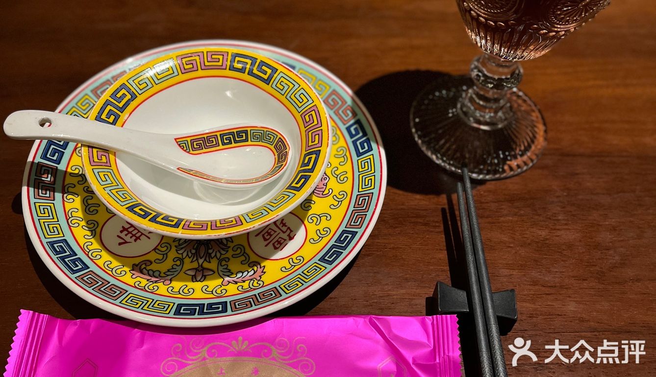 在客堂间里吃饭