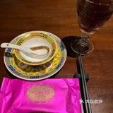 在客堂间里吃饭