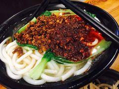 -丽虹云南过桥米线(兴工街店)