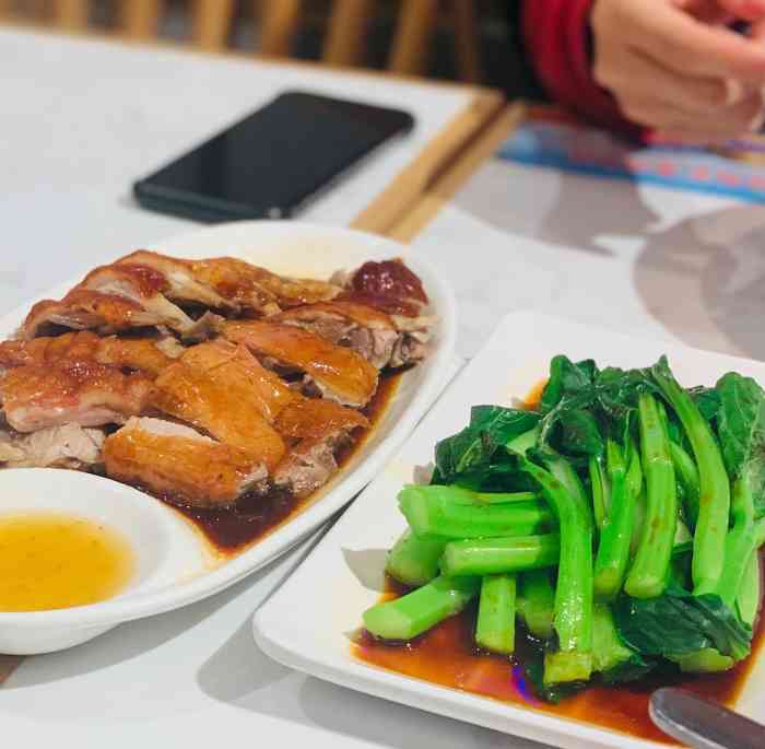 广和顺广式烧腊饭"来着吃了不止一次了,很喜欢这里菜饭的味道.