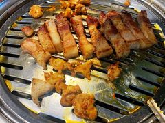 厚切五花肉-·缸桶屋·韩式牛肋条自助烤肉(西湖D11店)
