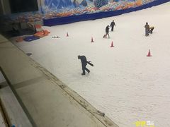 -乔波室内滑雪场