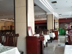 大堂-鑫巴蜀小镇 · 水煮鱼专研店(玉桥店)