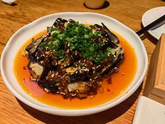 麻辣乌鸡脚-渝半城经典川粤菜(重庆天地店)