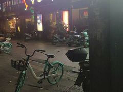 门面-令狐冲·炭烤活鱼(宝龙店)