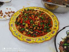 -乡土特色.冷锅鱼.牦牛肉汤锅