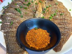 -肥肥虾庄·金牌油焖大虾(汉街SKP店)