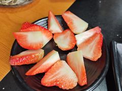 -果松木炭酸菜铜火锅·外婆参鸡汤