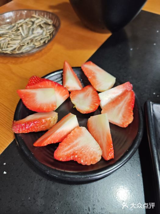 果松木炭酸菜铜火锅·外婆参鸡汤图片