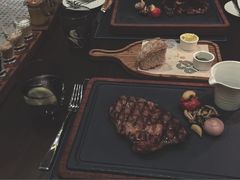 -恰餐厅及酒吧 CHAR Bar & Grill (北京丽都皇冠假日店)