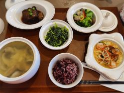 -金鹰国际月子中心(新街口店)