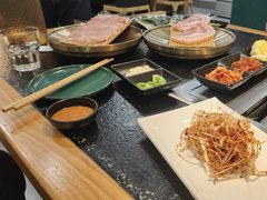 -臻牛烤肉