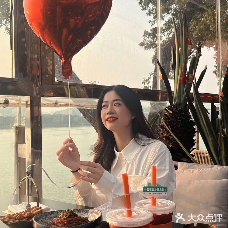 江景无敌了 !!我怀疑这家餐厅在贩卖人间浪漫💕