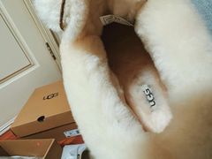 -UGG(燕莎奥特莱斯购物中心店)