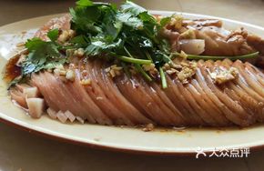 Shagiang Garlic Oil Boiled Pork Trotter