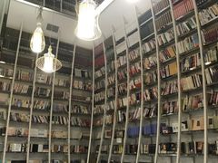 -钟书阁(松江泰晤士小镇店)