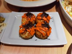 章鱼小丸子（自行选择馅料和酱汁）-Lia Cafe Bar Restaurant松山咖啡屋
