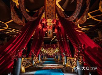 凤冠霞帔 绝美马六甲宴会厅中式婚礼