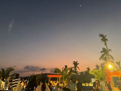 -亚龙湾希尔顿自助餐厅·海鲜·烧烤·沙滩BBQ·现场乐队