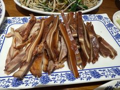 -老天桥酱肉烧饼夹肘子(天桥店)