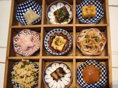-阿瓦山寨·湘菜现炒·剁椒鱼头王(咸阳总店)