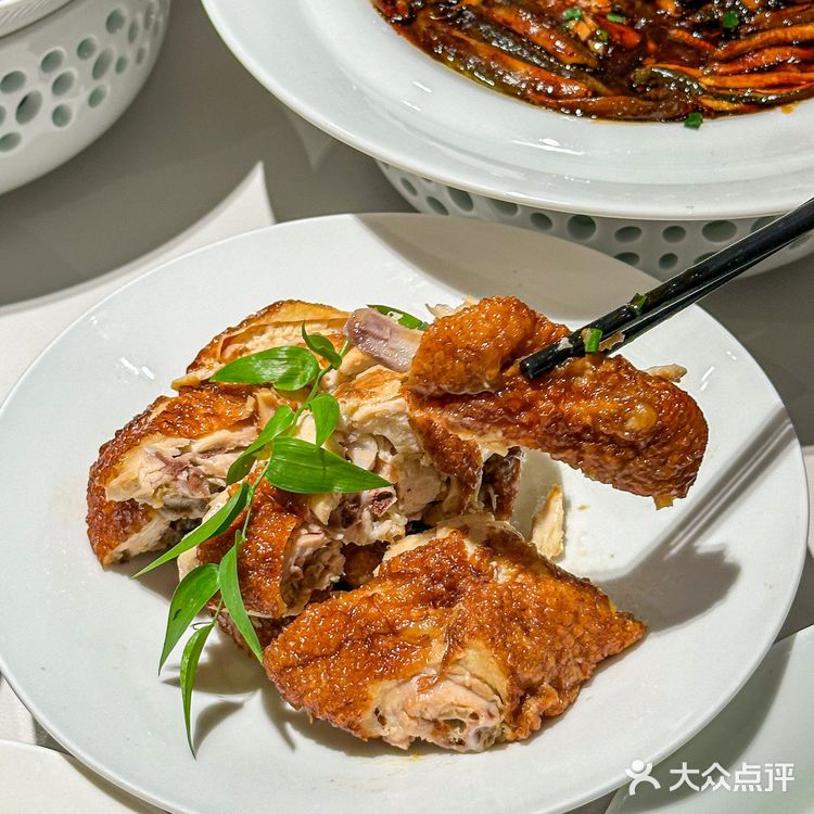 很正宗的无锡非遗老字号！可以用响油鳝丝做浇头！