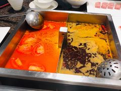 鸳鸯锅-皇城老妈·大连海鲜火锅(港湾店)