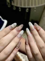 -Lucky girl建构养甲·中式翘睫专业店