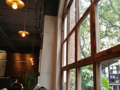 靠窗位-VESH COFFEE(定西路店)