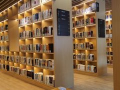 -漕河泾街道图书馆(漕河泾社区文化活动中心店)