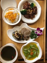-卓玥国际月子会所(罗山路店)