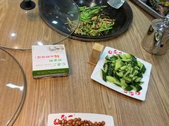-屯老二农家铁锅炖·行业领军者(梅江店)