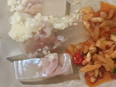 -老牌坊云南鱼豆花火锅(哈西万达店)