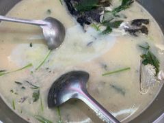-丹水桥地锅鱼·翘嘴鲌·地方特色全鱼宴(丹江口大坝店)