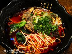 -何师烧烤·香辣蟹·川菜·30年老品牌(太古里旗舰店)