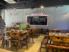 大堂-石锅苗苗鱼(武汉首店)