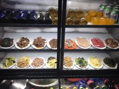 自助取餐区-四平包子铺