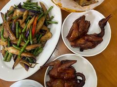 招牌妙龄鸽-煲煲掂风味煲仔饭餐厅(西区店)