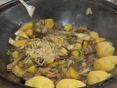 -粘豆包柴火铁锅炖
