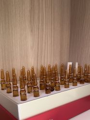 -苗方清颜专业祛痘·皮肤管理