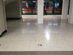 -体育场(地铁站)