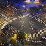 阴雨天的富达大夏[发呆]