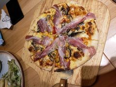 意大利火腿蘑菇小番茄披萨-雕刻时光咖啡馆(北苑店)