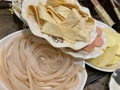 -肖肖酸萝卜鱼火锅(总店)