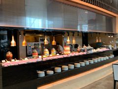 自助取餐区-惠州皇冠假日酒店·西餐厅·自助餐厅