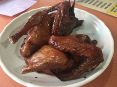 红烧乳鸽-煲煲掂风味煲仔饭餐厅(西区店)