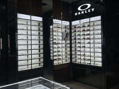 -LensCrafters亮视点·OAKLEY精选(静安嘉里中心店)